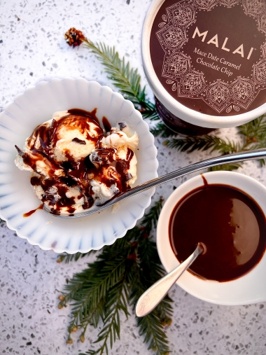 Chocolate Date Fudge Sauce by Pooja Bavishi