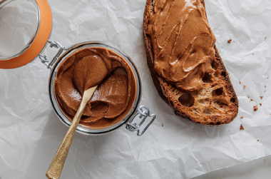Caramelized Almond & Sesame Milk Chocolate Spread